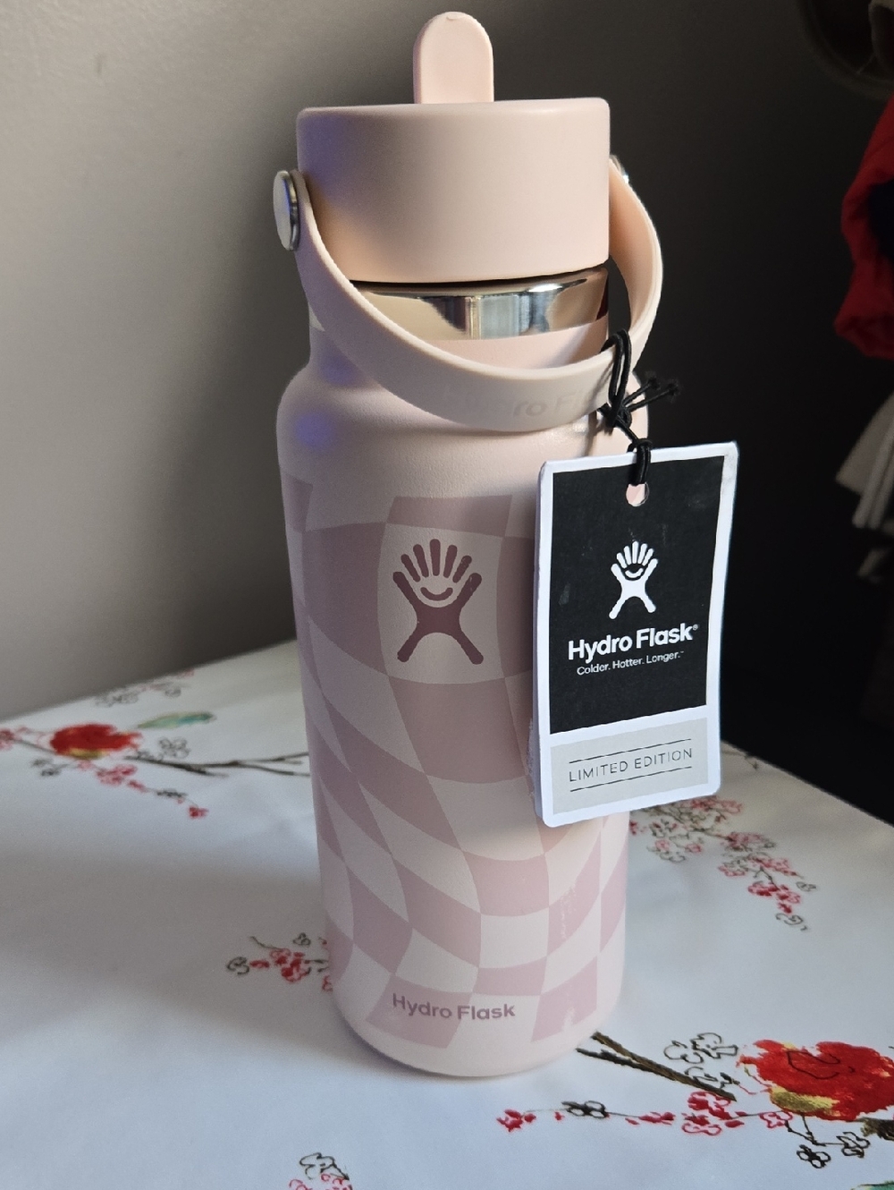 Hydro Flask Pink Checkered Limited Edition Bottle 32oz.